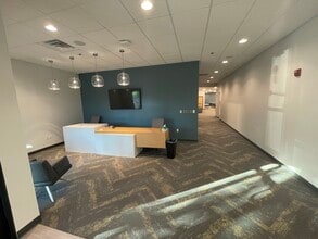 4123 Olympic Blvd, Erlanger, KY for lease Interior Photo- Image 1 of 9