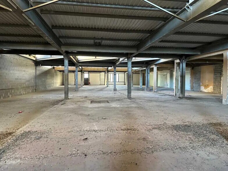 Local d'activités dans Corbas à vendre - Photo du bâtiment - Image 3 de 6