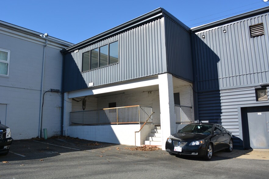 3301 Rhode Island Ave, Mount Rainier, MD à louer - Photo du bâtiment - Image 3 de 4