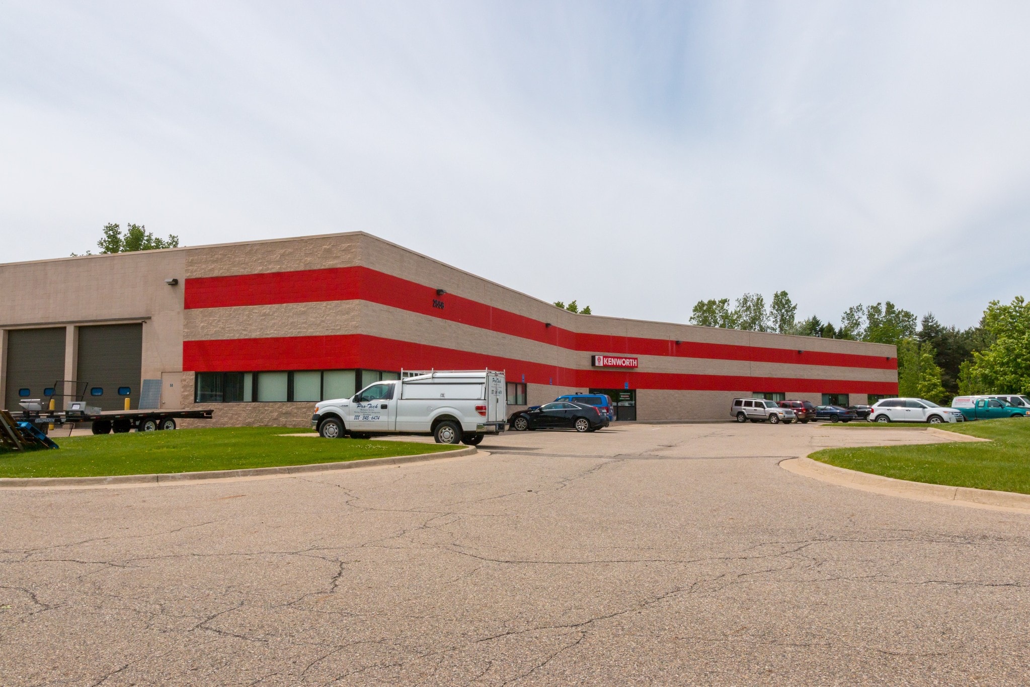 2556 Alamo Dr, Lansing, MI for lease Primary Photo- Image 1 of 3