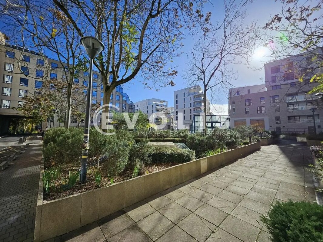 Office in Antony for sale Building Photo- Image 1 of 28