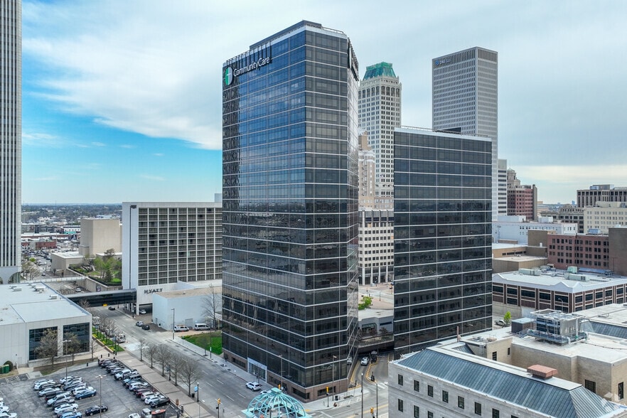 2 W 2nd St, Tulsa, OK à louer - Photo du bâtiment - Image 3 de 7