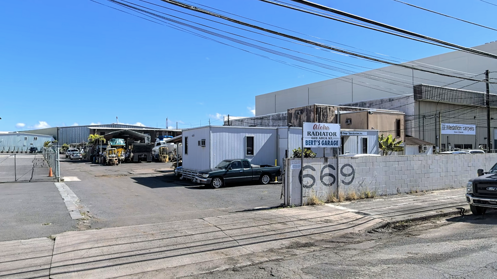 659-669 Ahua St, Honolulu, HI à louer - Photo du bâtiment - Image 2 de 6