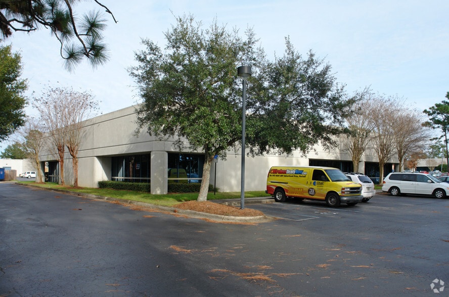 5401 Corporate Woods Dr, Pensacola, FL for sale - Building Photo - Image 3 of 11