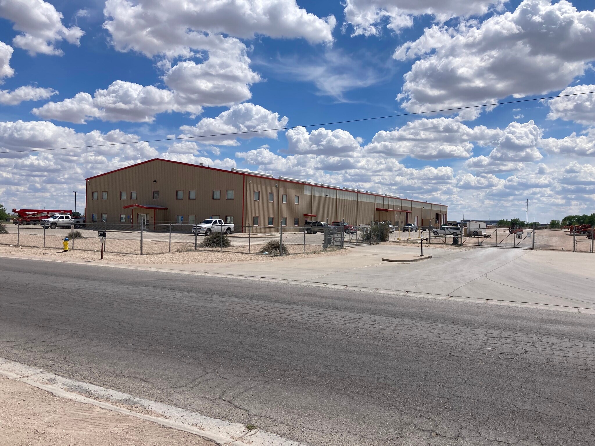 3215 N Enterprise Dr, Hobbs, NM for sale Primary Photo- Image 1 of 18