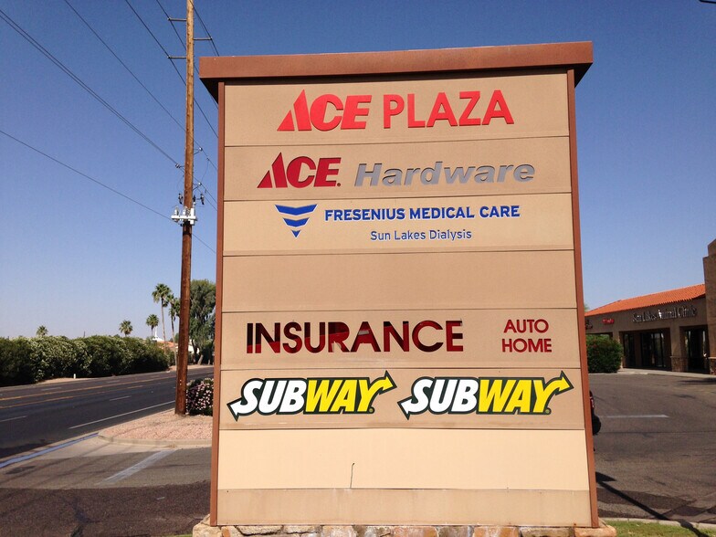 9670 E Riggs Rd, Sun Lakes, AZ à louer - Photo du bâtiment - Image 1 de 2