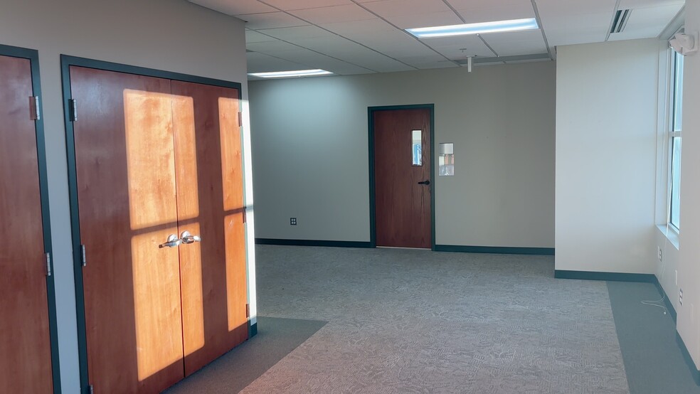 0S050 Winfield Rd, Winfield, IL for lease - Commercial Listing Video - Image 3 of 25