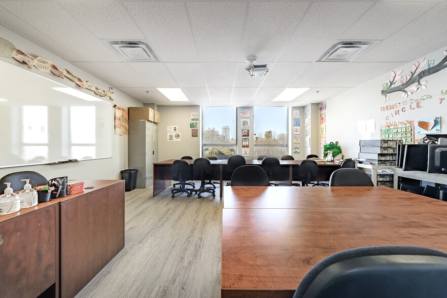 1265 Rue Berri, Montréal, QC for lease - Interior Photo - Image 3 of 10