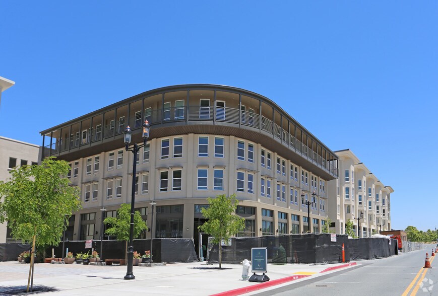 1375-1411 Sycamore Ave, Hercules, CA à louer - Photo du bâtiment - Image 2 de 147