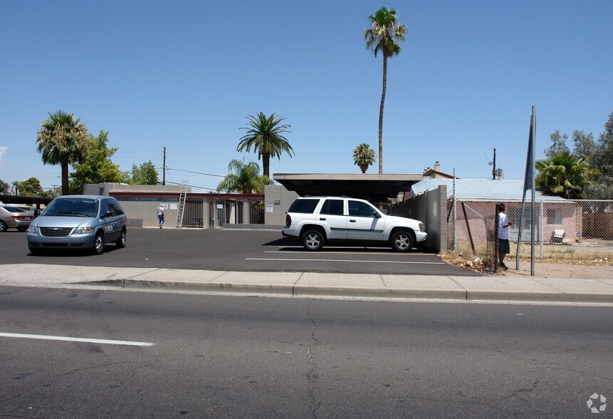 3118 E McDowell Rd, Phoenix, AZ à louer - Photo du bâtiment - Image 2 de 6