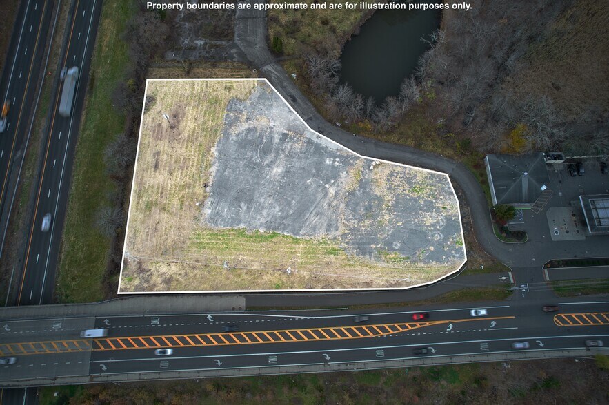 401 Main St, New Paltz, NY à vendre - Photo du bâtiment - Image 2 de 5