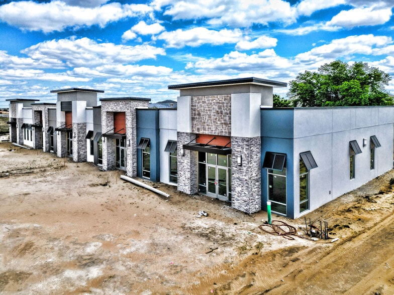 2300 Forest Lake Dr, Davenport, FL for lease - Building Photo - Image 2 of 16