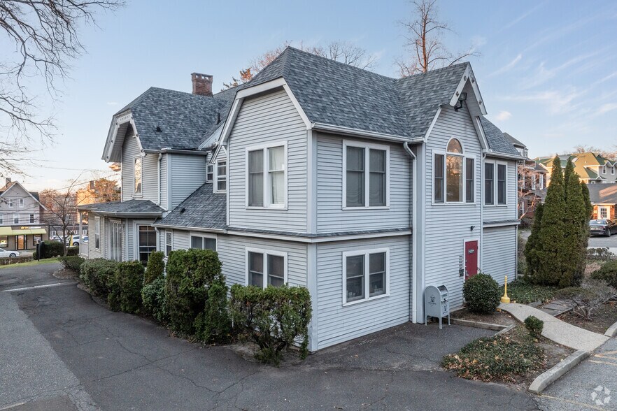 157 Engle St, Englewood, NJ à vendre - Photo du bâtiment - Image 2 de 30