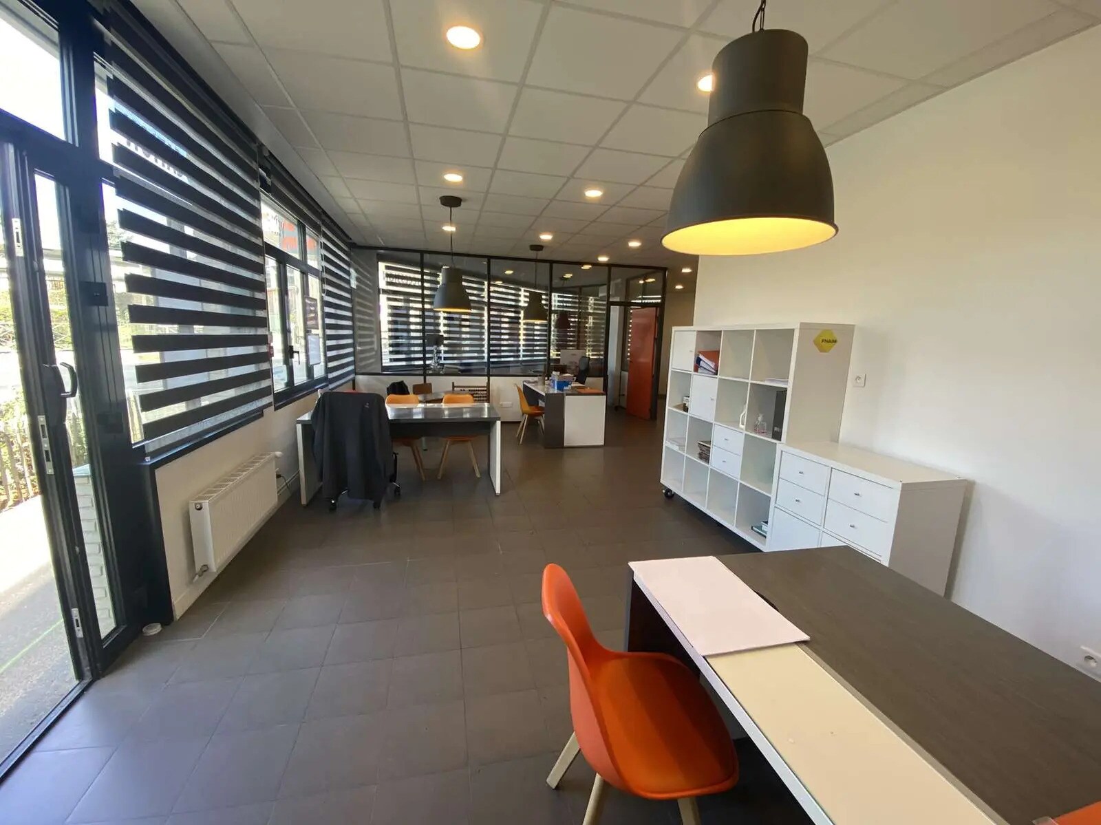 Retail in Rosny-sous-Bois for lease Interior Photo- Image 1 of 9