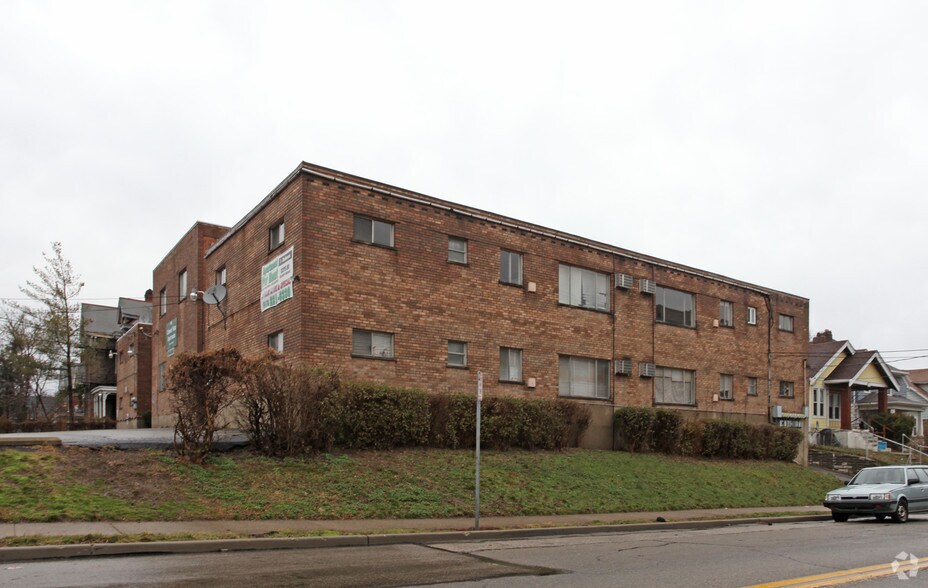 906 Elberon Ave, Cincinnati, OH à vendre - Photo principale - Image 1 de 16