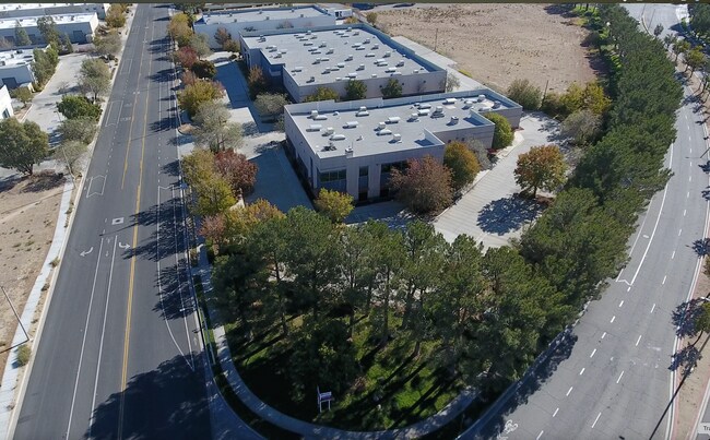 Plus de détails pour 200 E Avenue K-8, Lancaster, CA - Industriel à louer