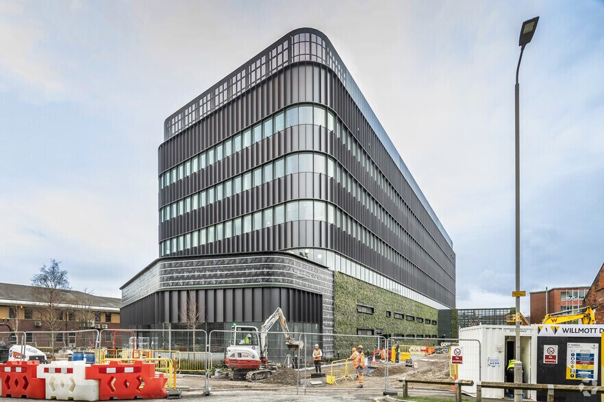 Greenheys Ln, Manchester à louer - Photo du bâtiment - Image 2 de 2