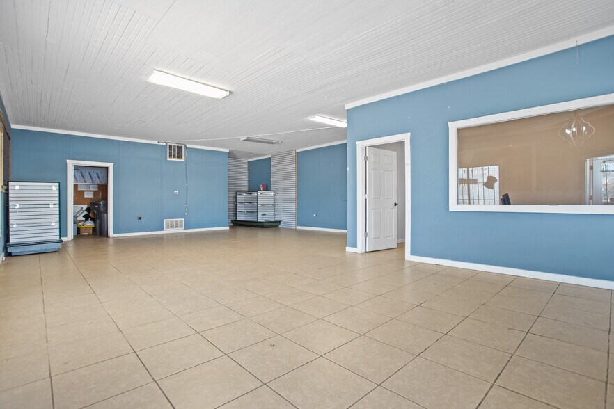815 N 3rd St, Lufkin, TX à vendre - Photo intérieure - Image 2 de 32