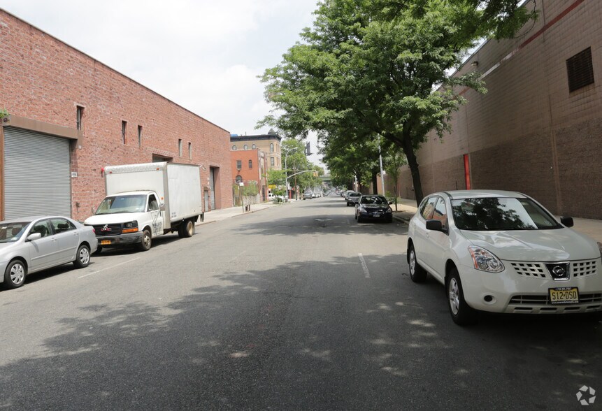1715 Washington Ave, Bronx, NY à louer - Photo du bâtiment - Image 3 de 4