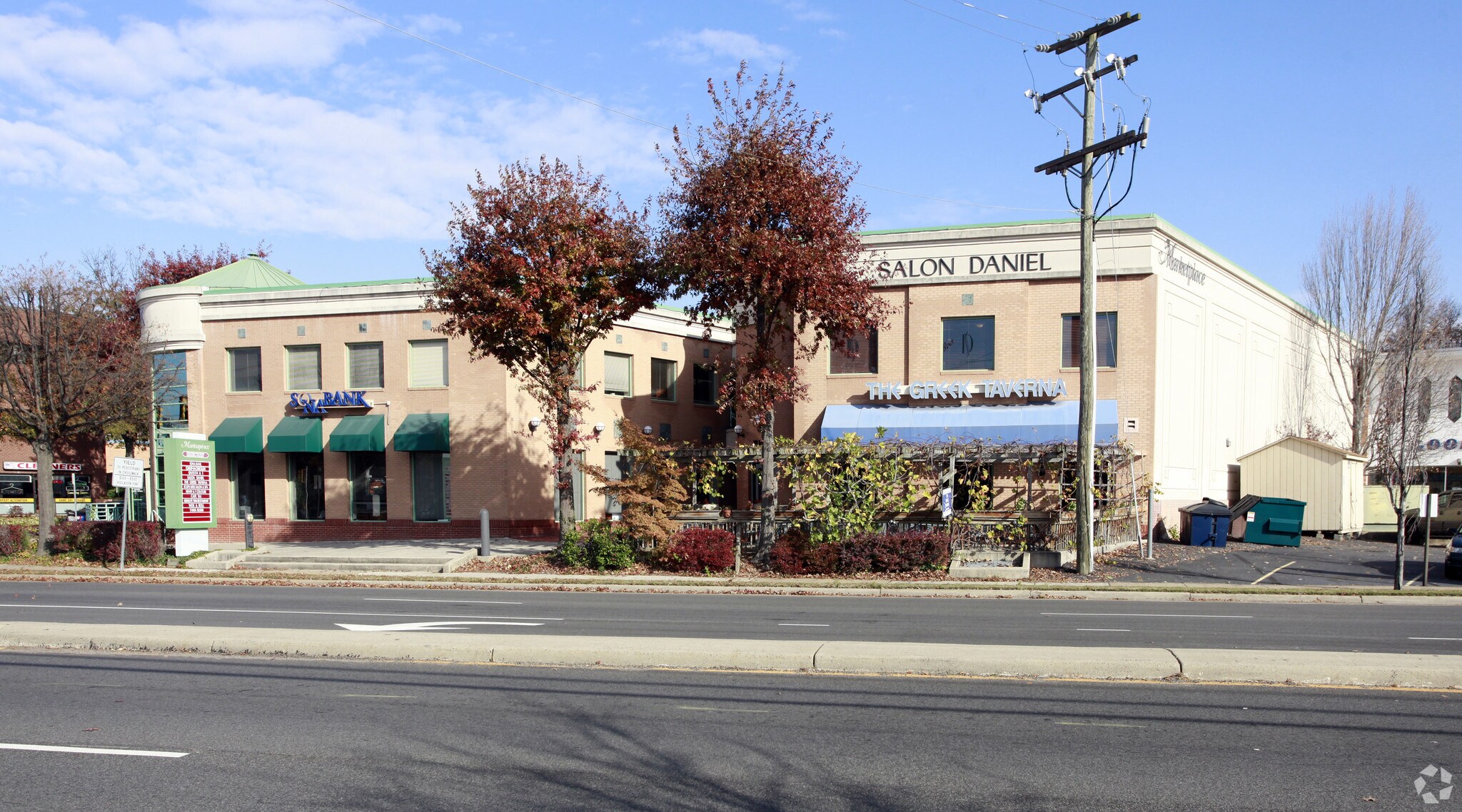 6830 Old Dominion Dr, McLean, VA à louer Photo principale- Image 1 de 8