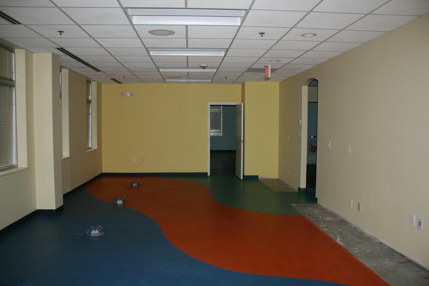 12581 Milstead Way, Woodbridge, VA for lease - Interior Photo - Image 3 of 7