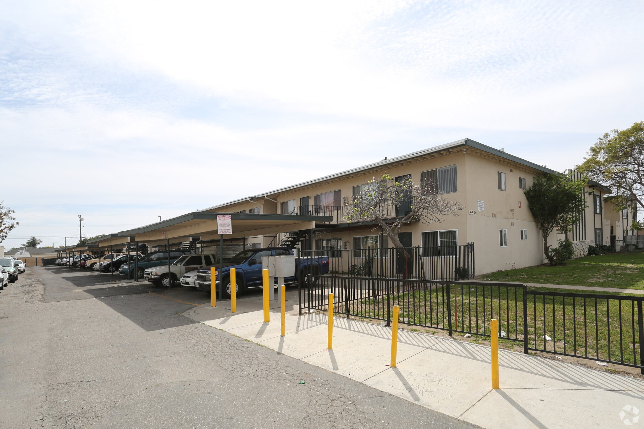 450, 508 & 516 Hill St - 48 Unit Asset portefeuille de 2 propriétés à vendre sur LoopNet.ca Photo principale- Image 1 de 12