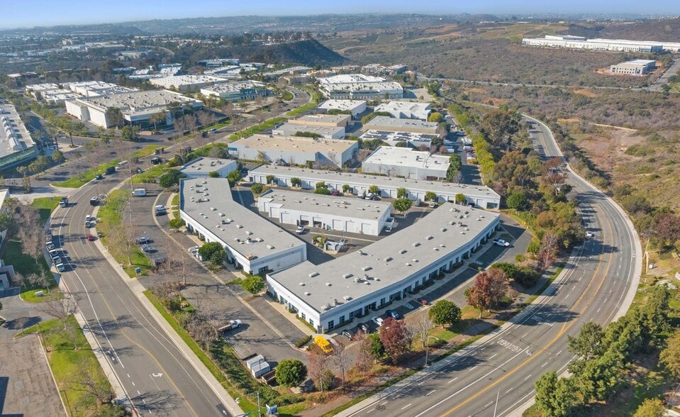 2790 Loker Ave W, Carlsbad, CA for lease - Building Photo - Image 2 of 2