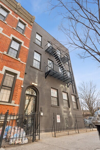 520 Union Ave, Brooklyn, NY à vendre - Photo du bâtiment - Image 1 de 25