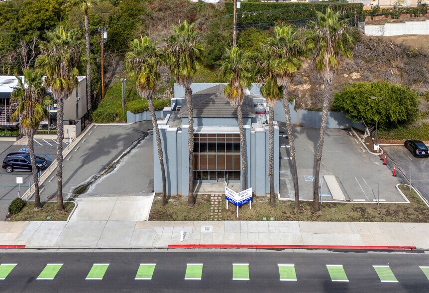 1520 W Coast Hwy, Newport Beach, CA à vendre - Photo principale - Image 2 de 11