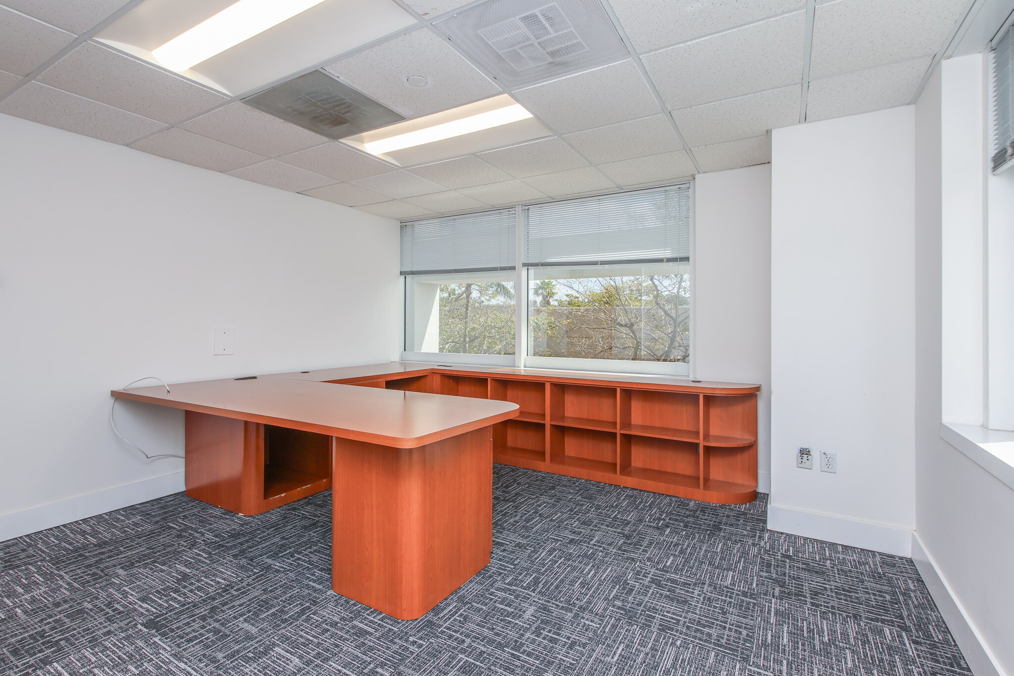 210 N University Dr, Coral Springs, FL for lease Interior Photo- Image 1 of 7