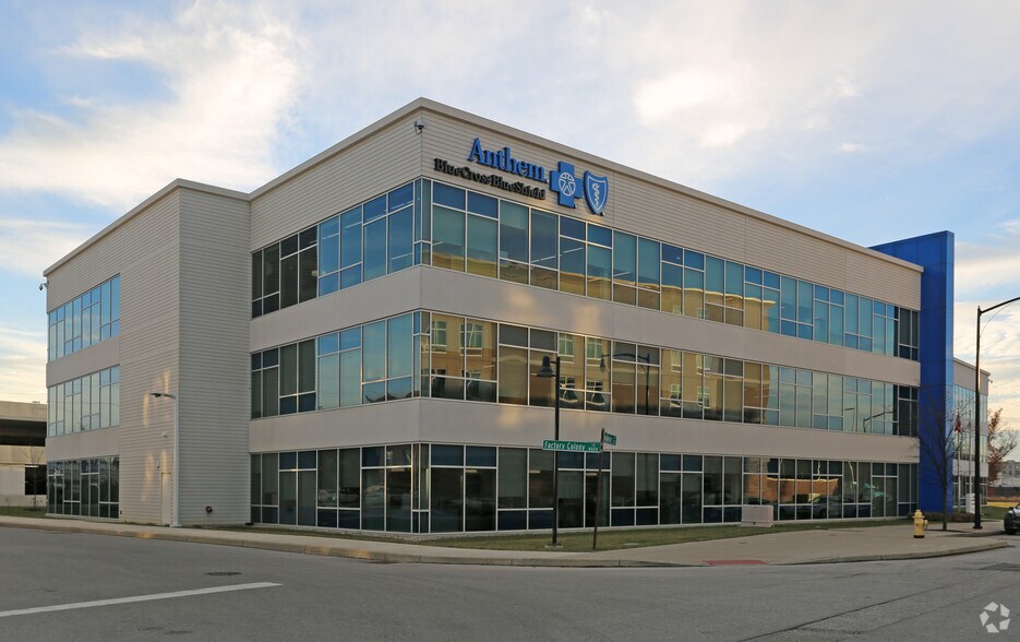 3075 Vandercar Way, Cincinnati, OH à louer - Photo du bâtiment - Image 3 de 4