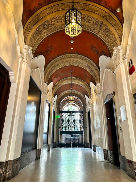 3501-3519 W 6th St, Los Angeles, CA à louer - Photo du bâtiment - Image 2 de 6