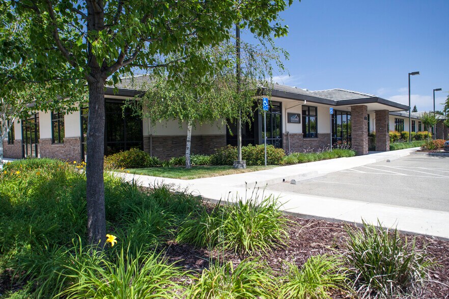 5955 Granite Lake Dr, Granite Bay, CA for lease - Building Photo - Image 2 of 4