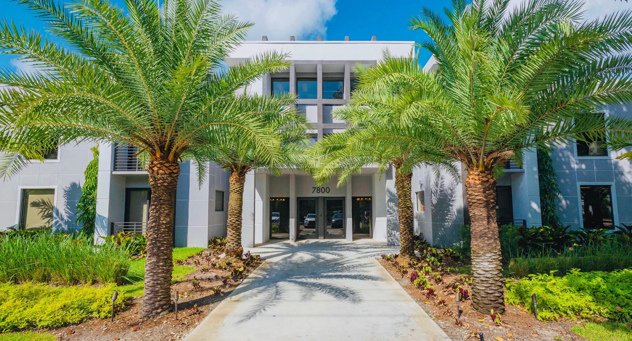 7800 SW 57th Ave, Miami, FL à louer Photo du bâtiment- Image 1 de 3