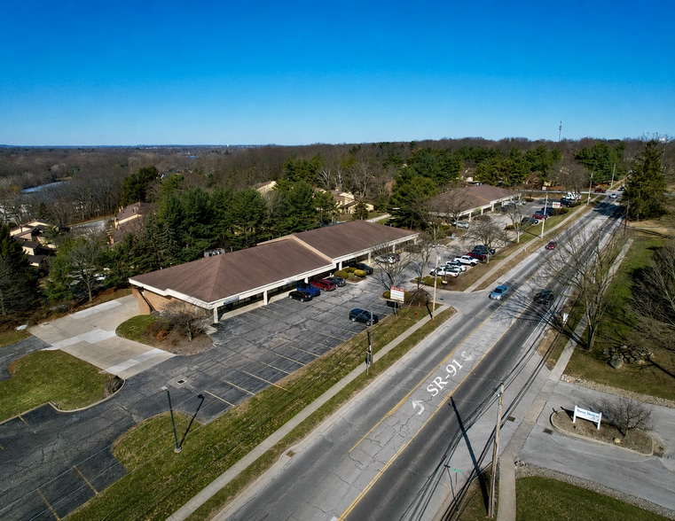 265-297 N Main St, Munroe Falls, OH à louer - Photo du bâtiment - Image 1 de 4
