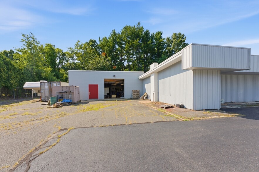 901 Southampton Rd, Westfield, MA à vendre - Photo du bâtiment - Image 2 de 22