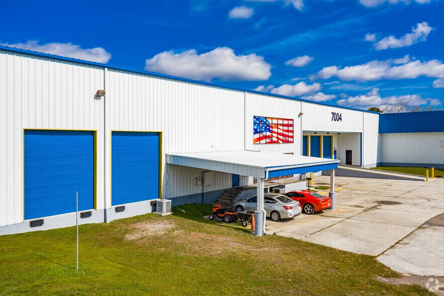 7004 E Broadway Ave, Tampa, FL à louer - Photo du bâtiment - Image 3 de 36