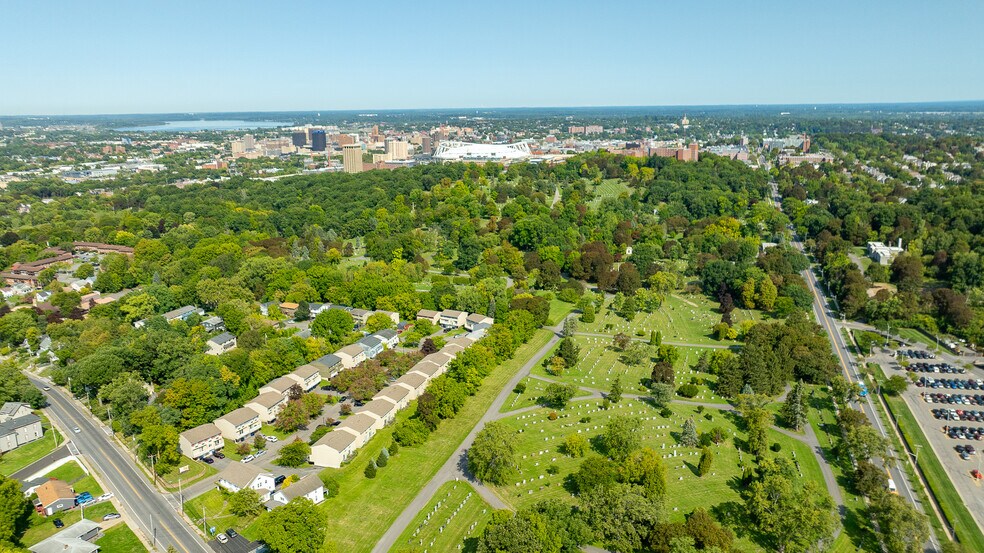 205-274 Robert Dr, Syracuse, NY à vendre - Photo du bâtiment - Image 3 de 31