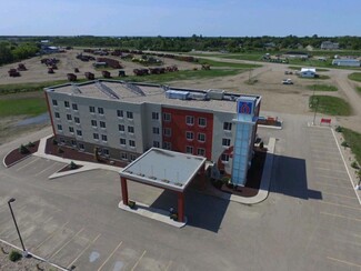 Plus de détails pour 405 Ogilvie St, Moosomin, SK - Services hôteliers à vendre