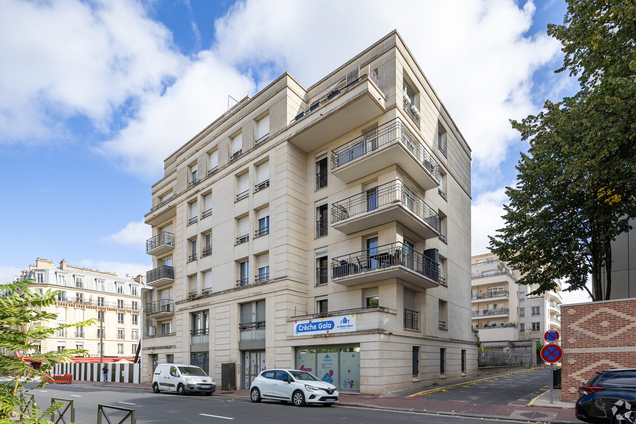 112 Rue Anatole France, Levallois-Perret for lease Primary Photo- Image 1 of 4