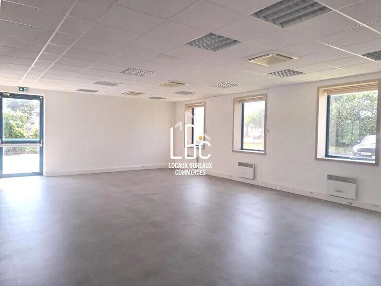 Bureau dans Saint-Herblain à louer - Photo du bâtiment - Image 3 de 13
