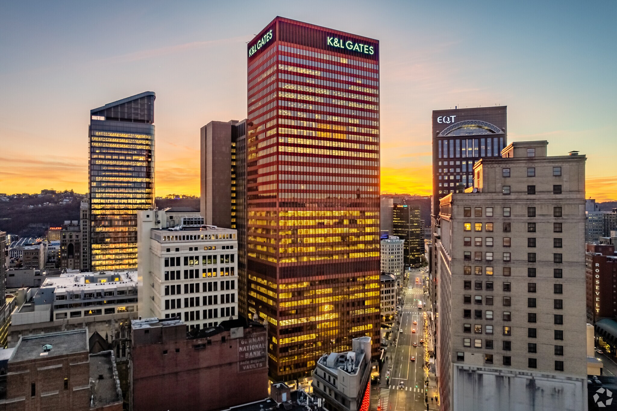 210 6th Ave, Pittsburgh, PA à louer Photo du bâtiment- Image 1 de 13