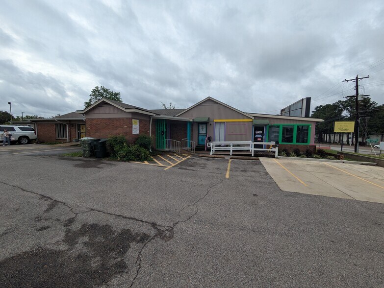 734 Mt Moriah Rd, Memphis, TN à louer - Photo du bâtiment - Image 1 de 27