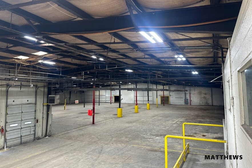 801 N James Campbell Blvd, Columbia, TN for lease - Building Photo - Image 2 of 4