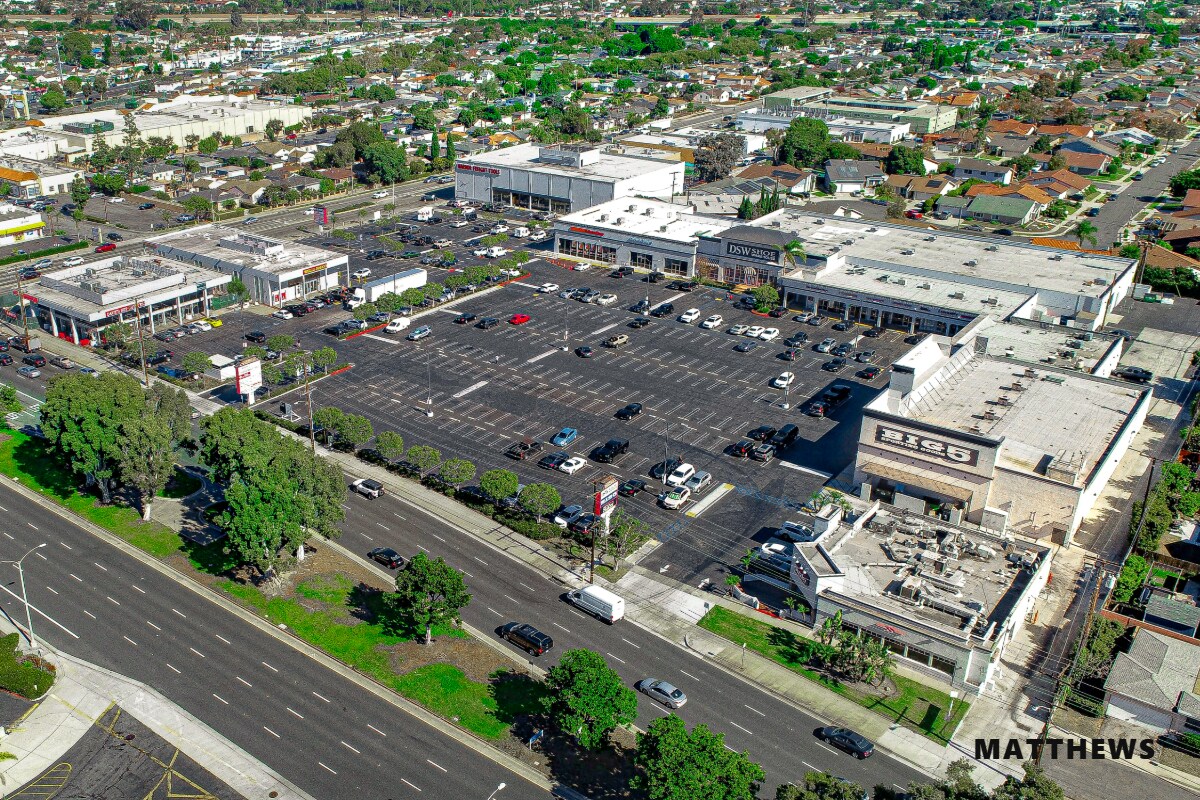 17490 Hawthorne Blvd, Torrance, CA à louer Photo du bâtiment- Image 1 de 5