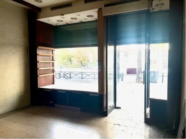 Retail in Paris for sale - Interior Photo - Image 3 of 4