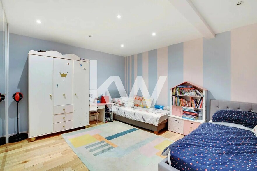 Immeuble residentiel dans Paris à vendre - Photo du bâtiment - Image 3 de 6