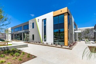 660 W Baker St, Costa Mesa, CA for lease Building Photo- Image 1 of 2