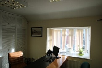 27 Vicarage Rd, Verwood for lease Interior Photo- Image 2 of 9