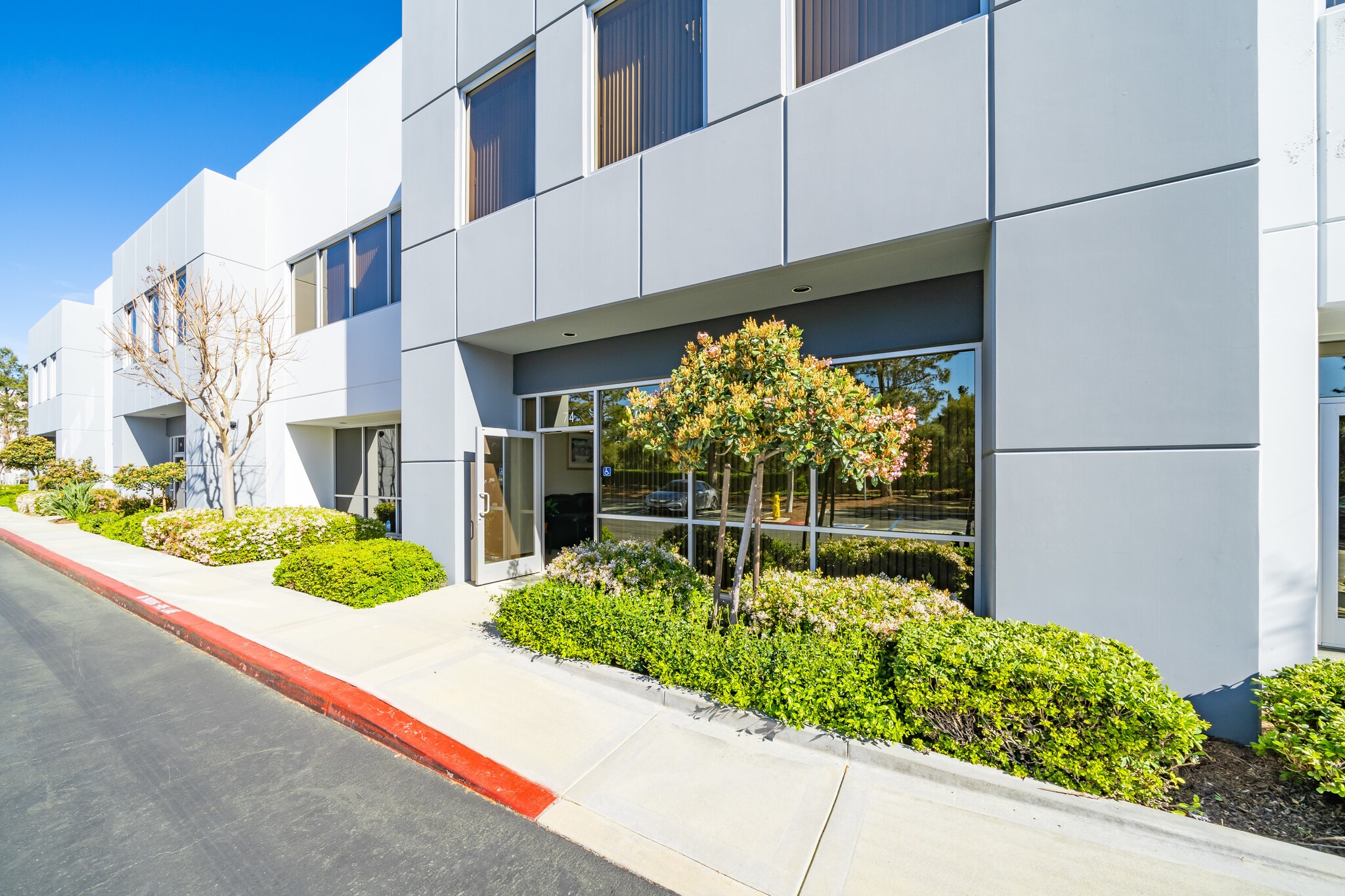 64-76 Maxwell, Irvine, CA for lease Interior Photo- Image 1 of 12